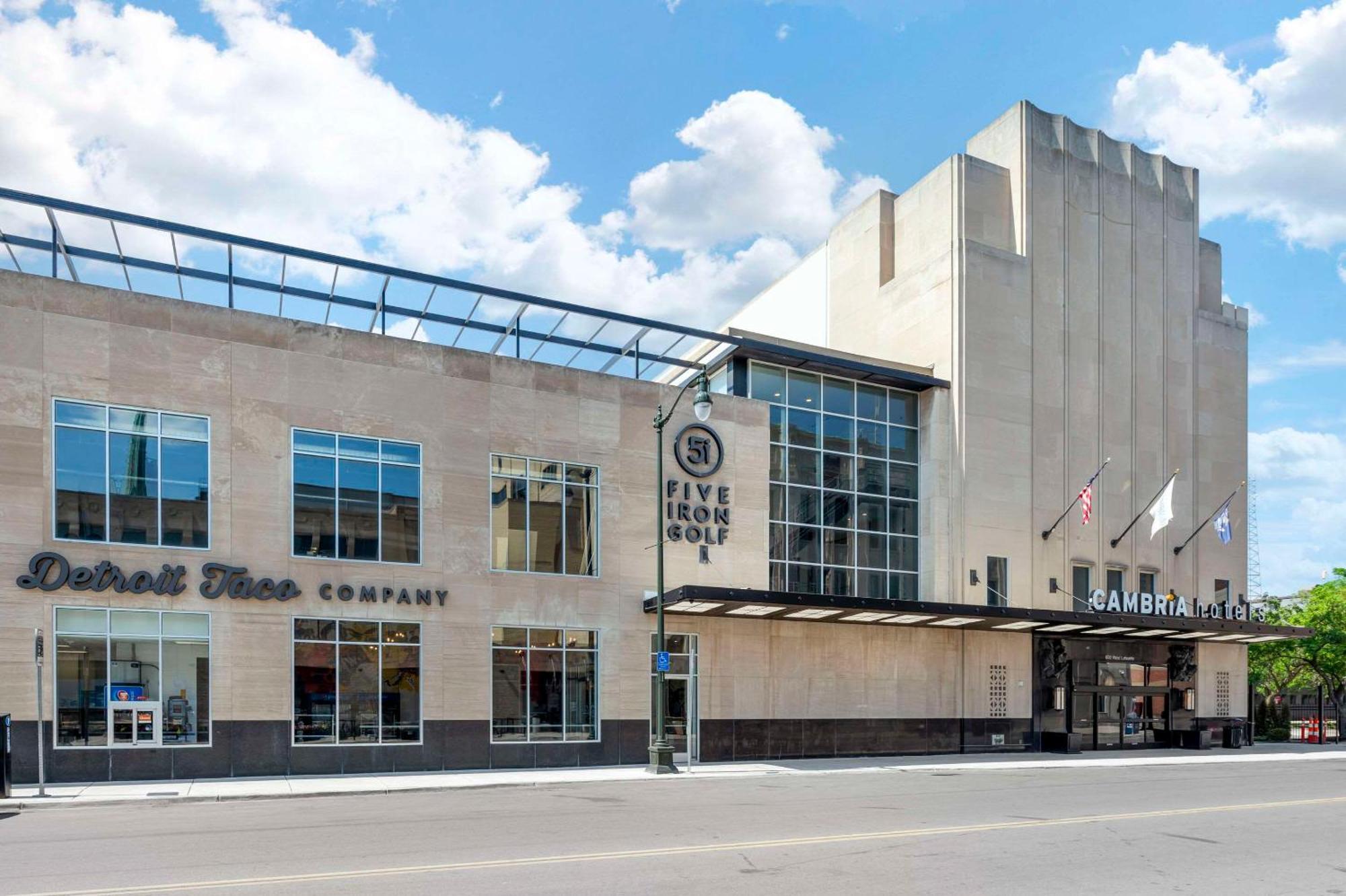 Cambria Hotel Detroit Downtown Exterior photo