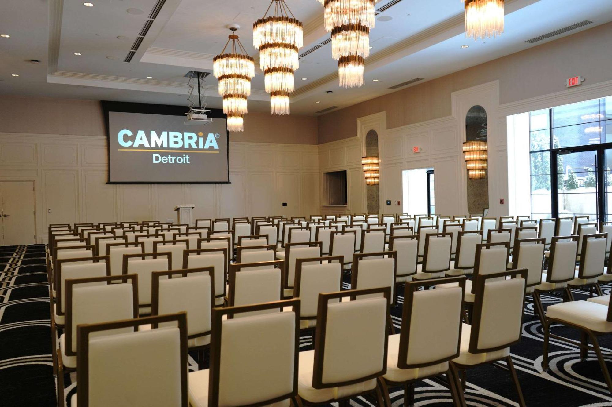 Cambria Hotel Detroit Downtown Exterior photo